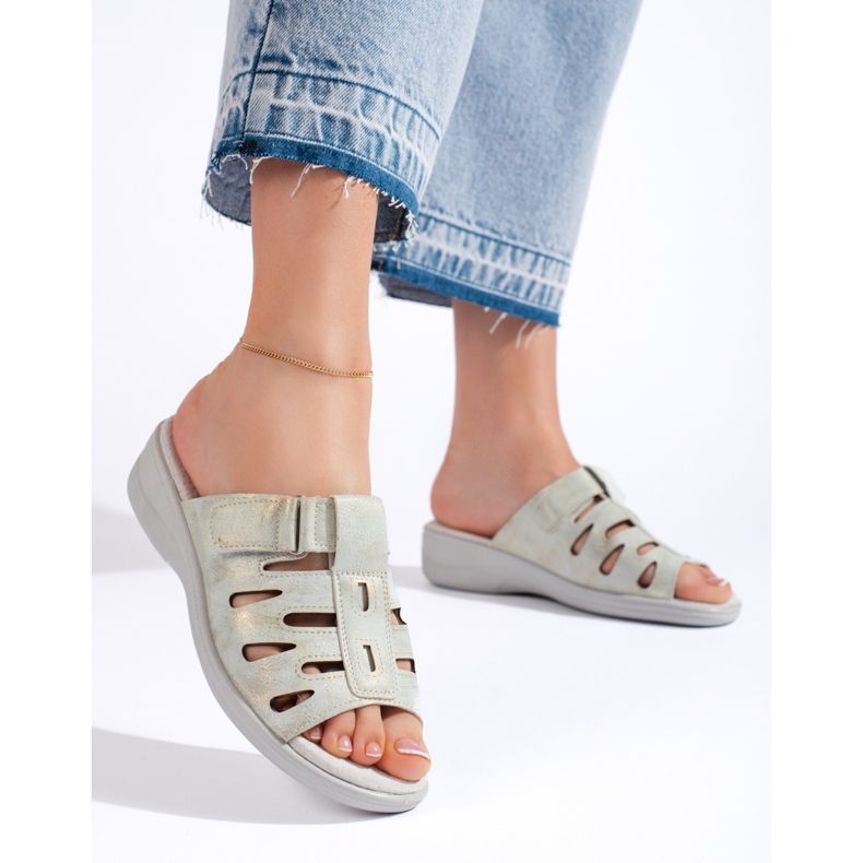 Női kényelmes szürke papucs 2