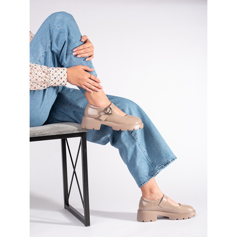 Patent bézs naplopók vastag talppal 2