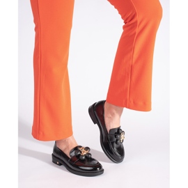 Női fekete lakkcipő macival 2