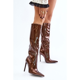 Szabadalmaztatott szigetelt csizma magas sarkú csattal, barna Tameliae 2