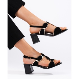 Goodin Fekete női szandál csattal 1