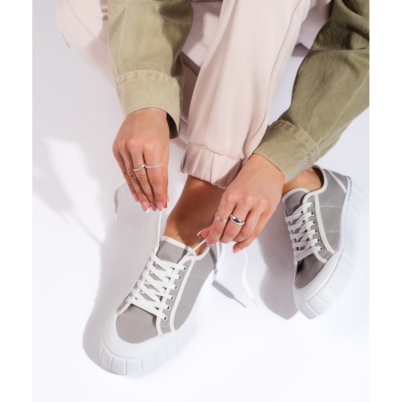 Kényelmes női szürke tornacipő 1