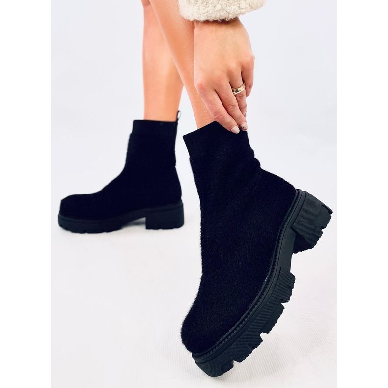 Roanna Fekete zoknis csizma 2