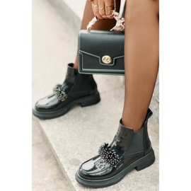 Bőr lakk bokacsizma díszítéssel, szigetelt bebújós, fekete Solimav 2