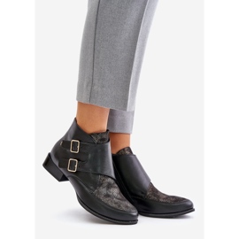 Bőr, alacsony sarkú bokacsizma csatokkal Maciejka 06696-01 fekete 1