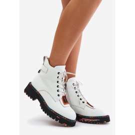 Női bőr trapper csizma cipzárral Artiker 55C0515 fehér 1