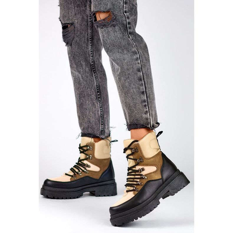 Női fűzős csizma, bokára érő csizma, téli cipő bézs 1