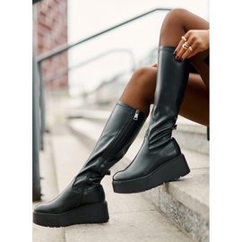 Női térd feletti csizma emelvényen és éken Vinceza 58342 fekete 2