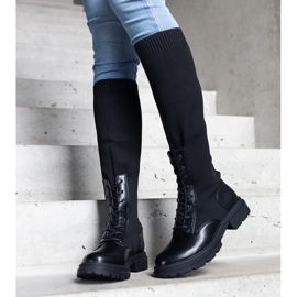 Fekete felbújós csizma rugalmas anyag felsőrésszel a Luana cégtől 1