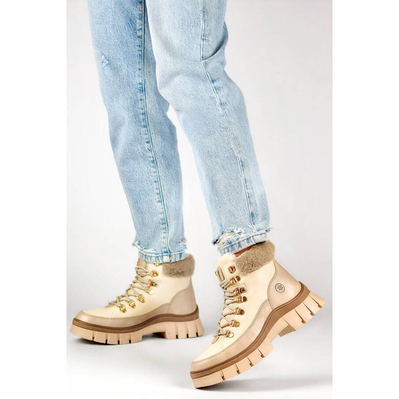 Hőszigetelt női csizma, bézs CC-44CREM 2 Hőszigetelt női csizma, bézs CC-44CREM 2