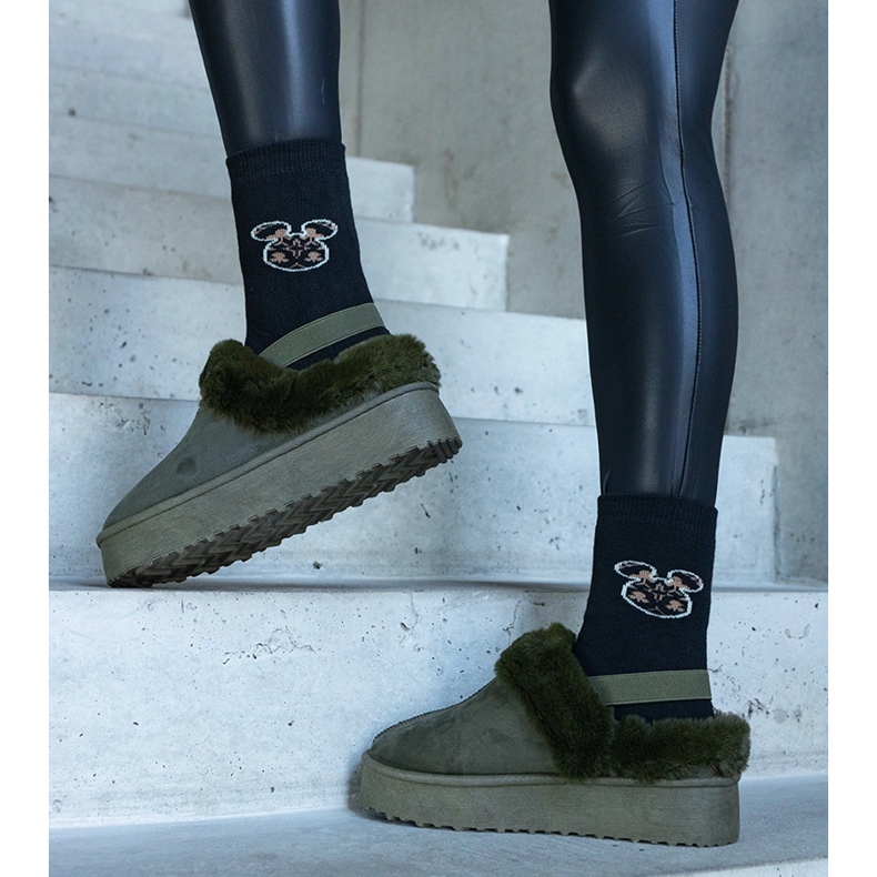 Zöld, szőrmével díszített platformpapucs, sarkánál gumiszalaggal, Frank 1