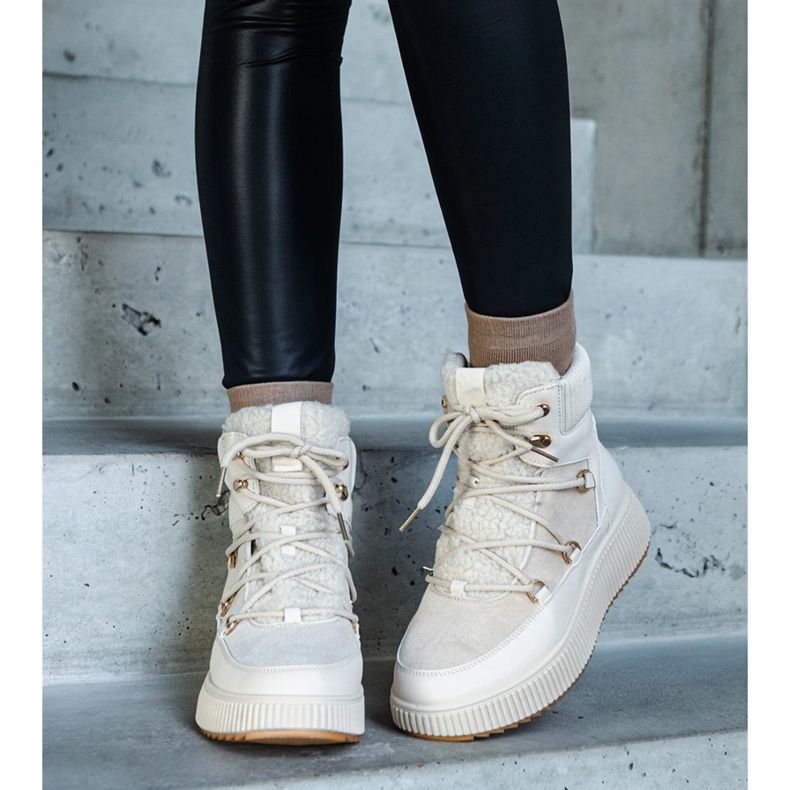 Világos bézs bokacsizma vastagabb talppal, Rosemarie 1