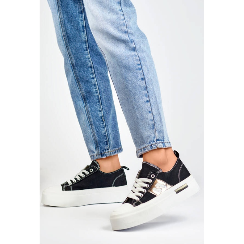 Alacsony szárú tornacipő vastag talppal, fekete LY100B 1