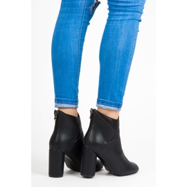 Vices Csizma egy poszton fekete 1