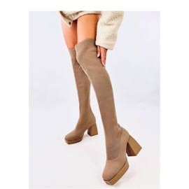 Khaki sarkú zokni comb magas bézs 1 Khaki sarkú zokni comb magas bézs 1