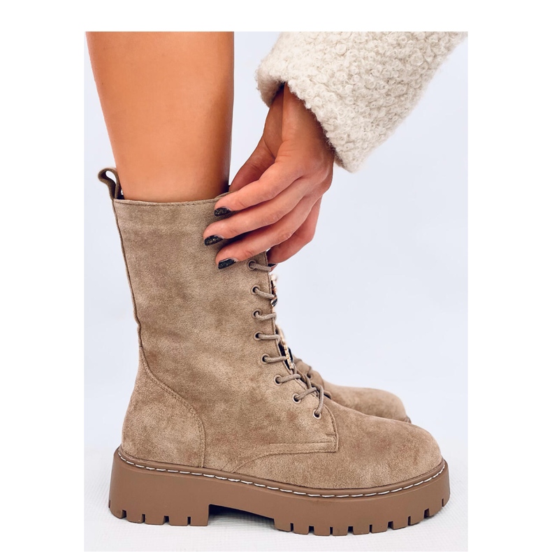 Centro Khakisuede fűzős csizma csokornyakkendővel - Inello bézs 1