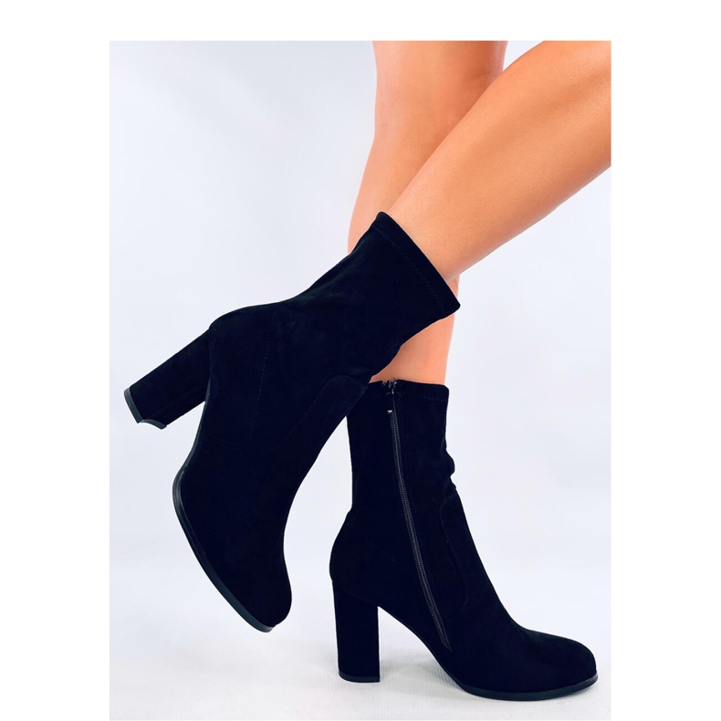 Poulter Fekete velúr bokacsizma - Inello 1