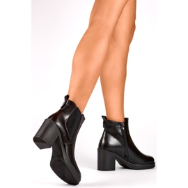 Szőrmével bélelt női csizma 24-12453B fekete 1