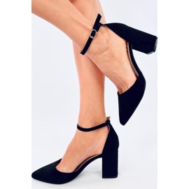 Fekete magassarkú pumpák boka rögzítéssel 1