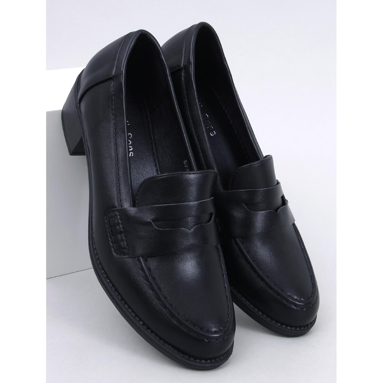 Fekete széles sarkú pumpák 1