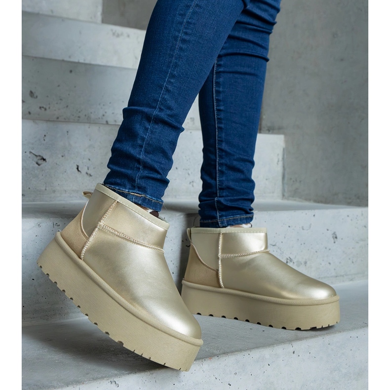 Arany alacsony hó csizma az emelvényen aranysárga 1