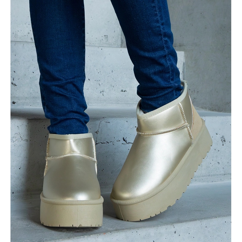 Arany alacsony hó csizma az emelvényen aranysárga 2