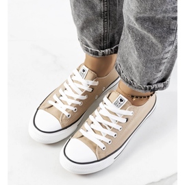 Klasszikus bézs színű Kolind női tornacipő 1