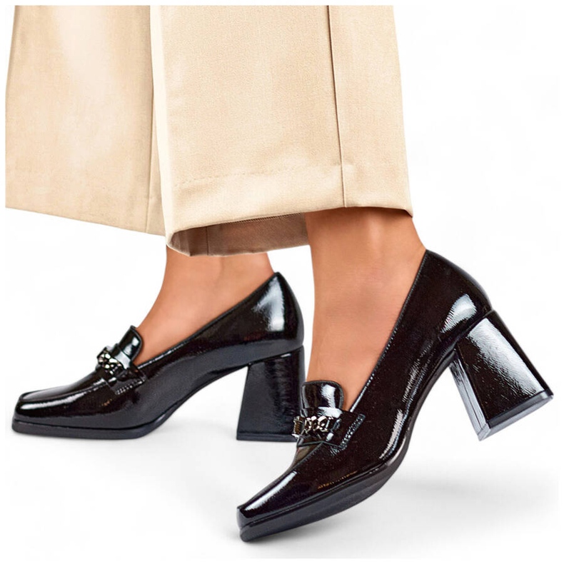 Fekete elegáns lakkcipő magassarkúval 24-12322B 1