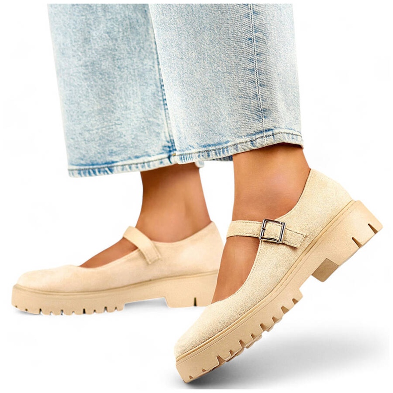 Női velúr pumpák bézs színű csattal rögzítve 1 Női velúr pumpák bézs színű csattal rögzítve 1