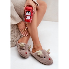 Karácsonyi papucs rénszarvas motívummal, szőrös, sötét bézs 2