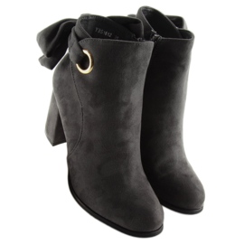 Szürke Magas sarkú csizma YBS1612 szürke 1 Szürke Magas sarkú csizma YBS1612 szürke 1