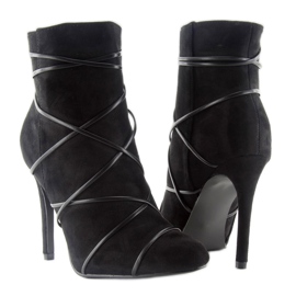 Fekete velúr magassarkún 2