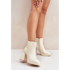Eco bőr világos bézs magas sarkú bokacsizma 2