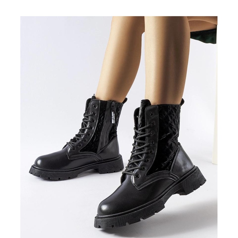 Fekete Jalbert csizma - Solea foltvarrás 1