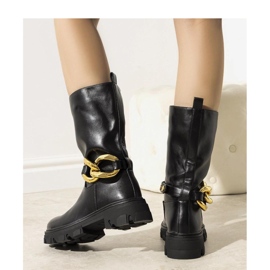 Fekete szigetelt csizma lánccal Harrison - Solea 1 Fekete szigetelt csizma lánccal Harrison - Solea 1