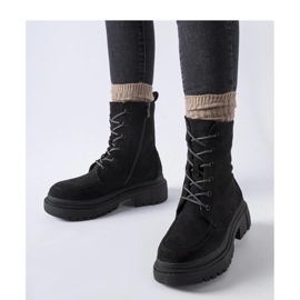 Fekete munkáscsizma csapdákkal, masszív Riel - Solea talpon 2