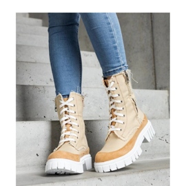 Bézs színű hőszigetelt csizma a Crispiero - Solea márkától 2