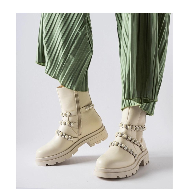 Callicratide gyöngyökkel díszített bézs bokacsizma - Solea 1