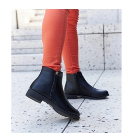 Fekete szigetelt lapos csizma a Paien - Solea cégtől 2