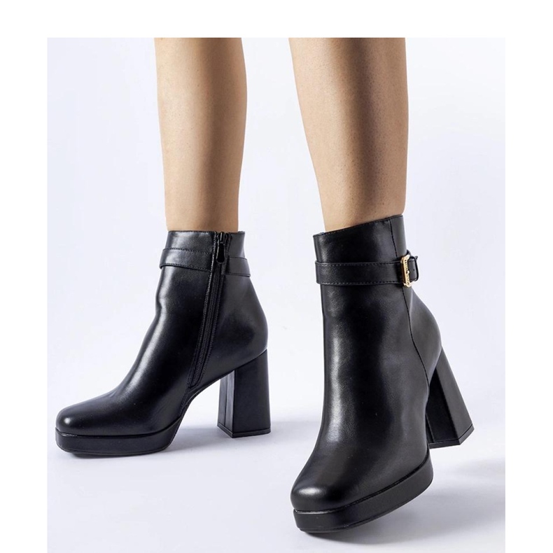 Fekete szigetelt klasszikus bokacsizma Caio - Solea velúrból 1