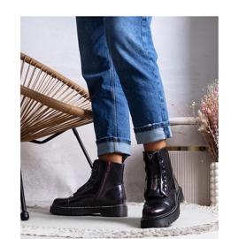 Bordó hőszigetelt túrabakancs piros 1 Bordó hőszigetelt túrabakancs piros 1