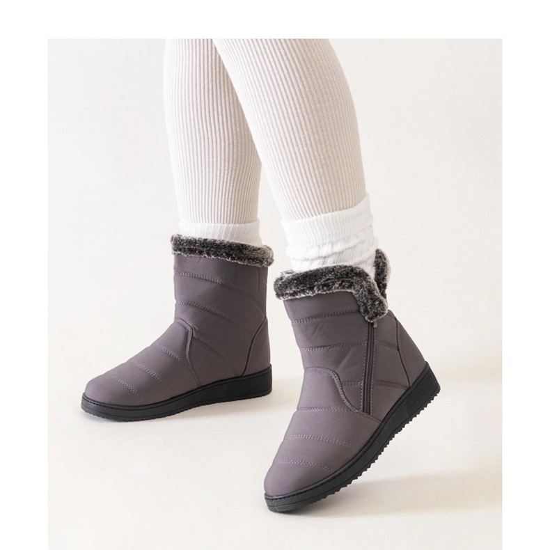 Szürke hócsizma szőrmével díszítve 1