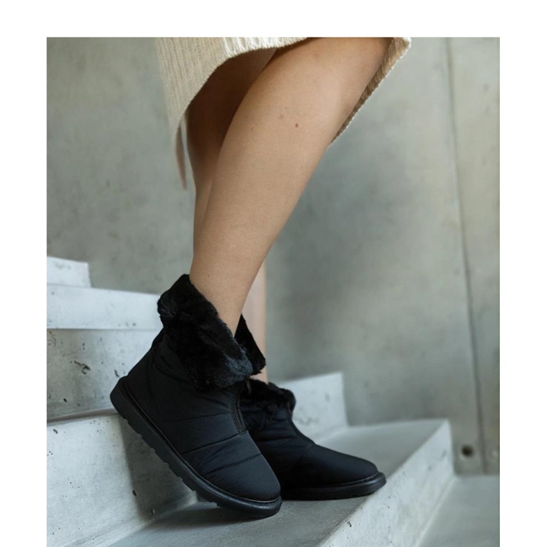 Fekete hőszigetelt hócsizma gallérral 1