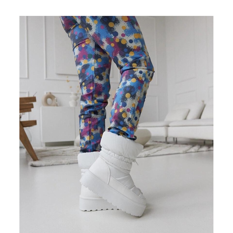 Fehér szigetelt hócsizma a Polk - Solea platformon 2