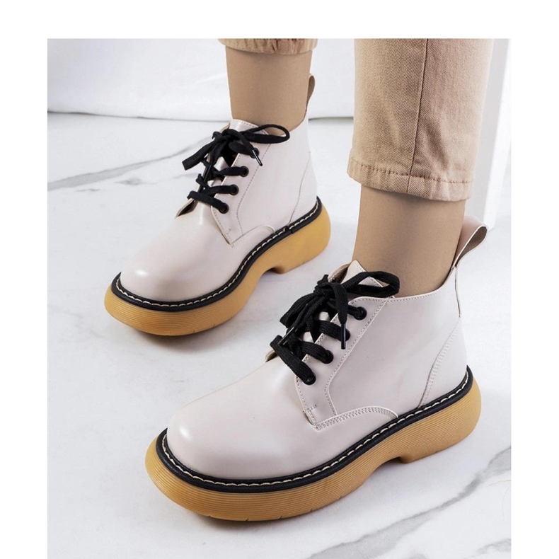 A márka bézs színű bovver csizmája Redelek - Solea 1 A márka bézs színű bovver csizmája Redelek - Solea 1