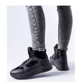 Fekete szigetelt magas tornacipő a Malles - Solea-tól 1