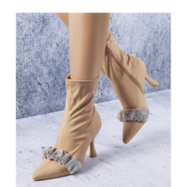 Solea Bézs színű, cirkóniákkal díszített bokacsizma 1