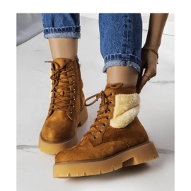 Barna szigetelt bundás csizma 1 Barna szigetelt bundás csizma 1