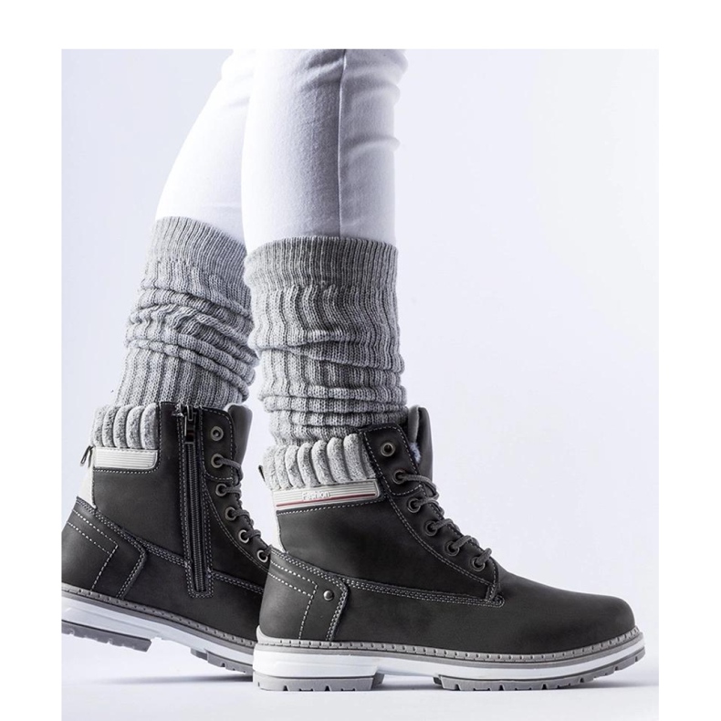 Szürke, szigetelt túracipő 1