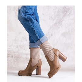 Sötétbézs színű, öko bőrből készült bokacsizma 1